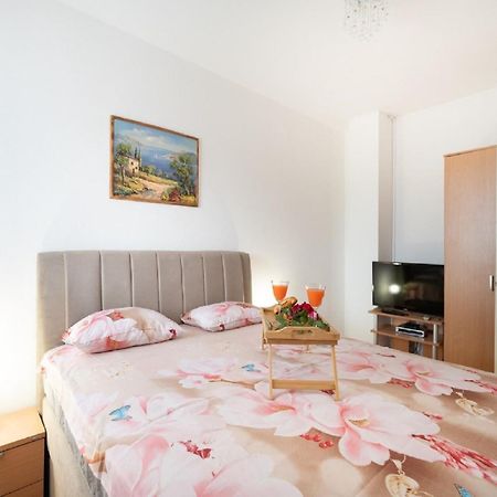 Apartments Milic - One Bedroom Apartment With Sea View And Terrace Gornji Karin Esterno foto
