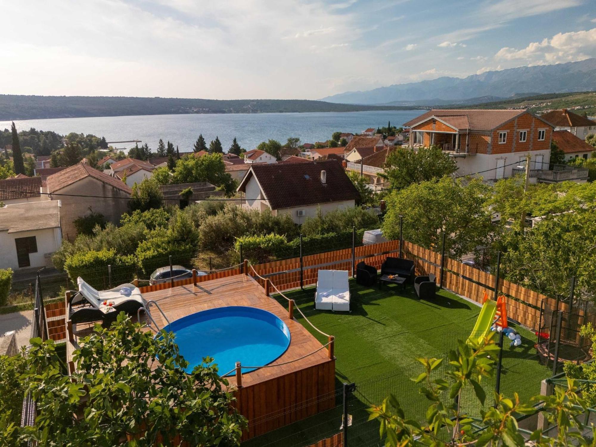 Apartments Milic - One Bedroom Apartment With Sea View And Terrace Gornji Karin Esterno foto